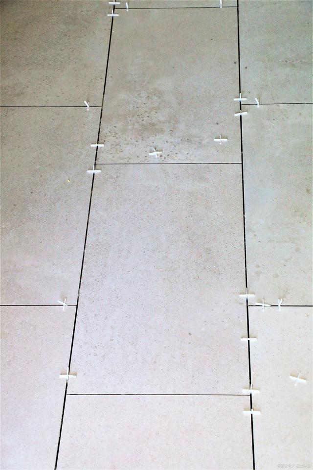 地面瓷砖空鼓的原因及措施视频(地面瓷砖空鼓的原因及措施视频讲解) 地面瓷砖空鼓的原因及措施视频(地面瓷砖空鼓的原因及措施视频讲解)